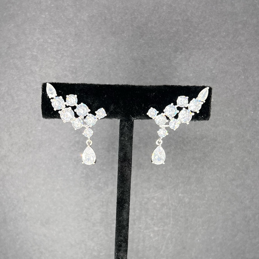 NEW SILVER DIAMONDS EARRINGS - Picture 5 of 7